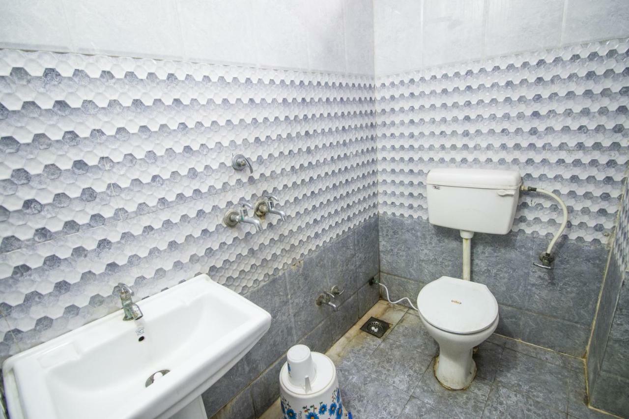 Hotel Gujarat Palace Ujjain Extérieur photo