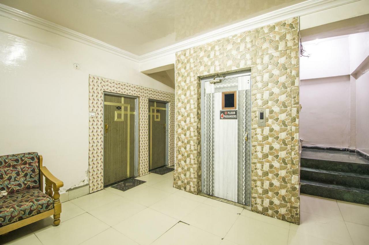 Hotel Gujarat Palace Ujjain Extérieur photo